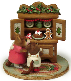 Wee Forest Folk - Christmas Cupboard - M-241